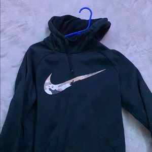 Men’s black dri fit Nike hoodie